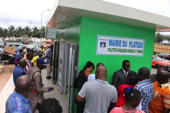 Les prix d’accès aux toilettes publiques grimpent à Abidjan