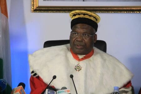 Côte d’Ivoire: le Conseil constitutionnel rejette les réclamations de l’opposition et valide les résultats du référendum