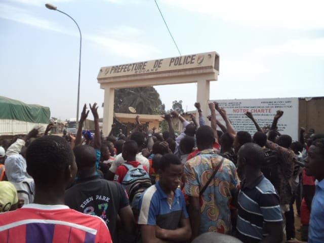 Les populations civiles manifestent contre les militaires à Bouaké