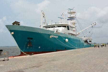 La garde côtière américaine lève les restrictions de sûreté sur les navires d’Abidjan