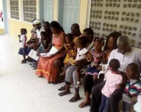 La rentrée scolaire dans l’irréductible village d’Abidjan: Blockhauss ecole maternelle blockhauss