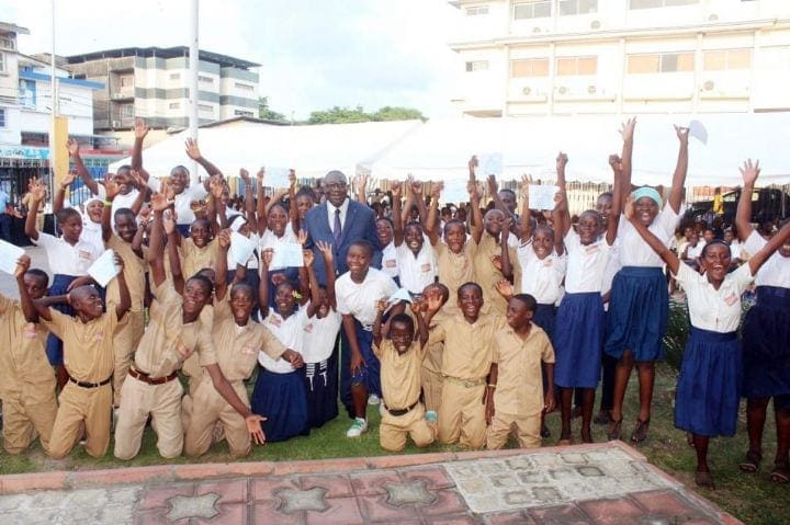 Aide à la scolarité à Treichville – 100 millions de fcfa décaissés pour soulager 3000 familles