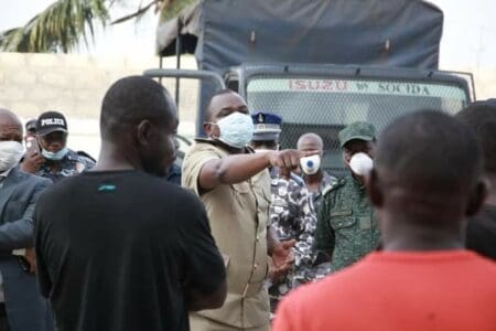 Destruction d’un centre de prélèvement du COVID-19 au stade de la BAE: Ce que le préfet d’Abidjan a dit aux populations