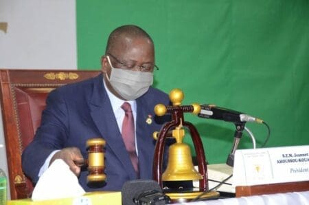 Le Sénat adopte les lois sur le nouveau Code électoral et la recomposition de la CEI