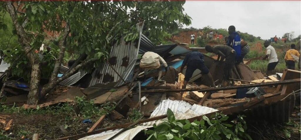 Glissement de terrain meurtrier au nord d’Abidjan