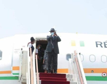 Ouattara s’est envolé pour la France !