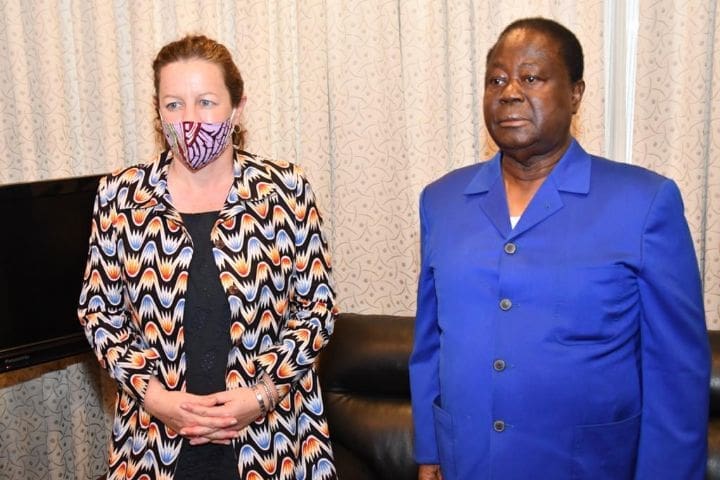 L’ambassadrice de Grande Bretagne appelle les politiques ivoiriens au dialogue