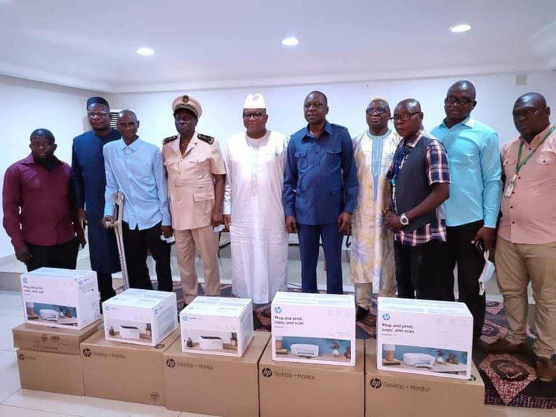 Lutte contre l’incivisme routier : Le ministre de la Communication Amadou Coulibaly engage les radios de proximité dans la campagne