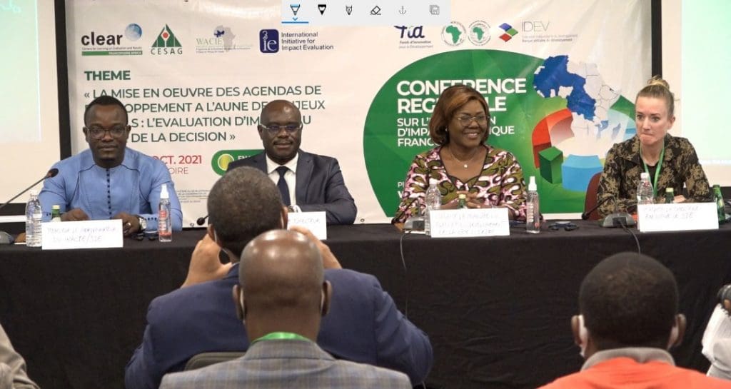 Les enjeux de l’évaluation d’impact à l’aune des défis de l’Afrique débattus à Abidjan