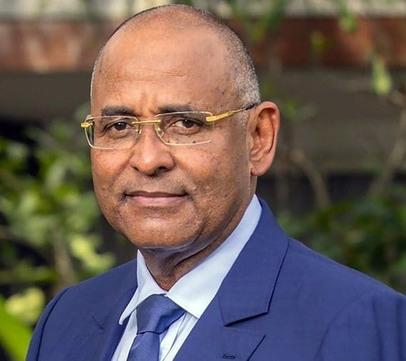 le premier ministre Patrick Achi face à la presse le lundi 8 novembre 2021