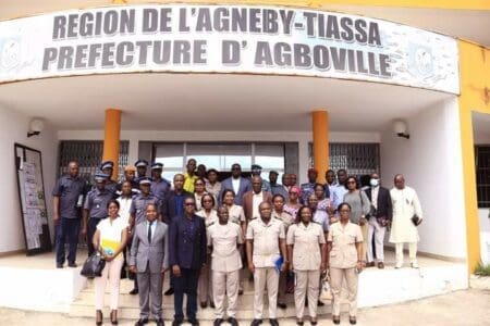 Formation / 𝗗e𝗽𝗮𝗿𝘁𝗲𝗺𝗲𝗻𝘁 𝗱’𝗔𝗴𝗯𝗼𝘃𝗶𝗹𝗹𝗲 : 𝗹’𝗲𝗻𝘀𝗲𝗺𝗯𝗹𝗲 𝗱𝘂 𝗰𝗼𝗿𝗽𝘀 𝗽𝗿é𝗳𝗲𝗰𝘁𝗼𝗿𝗮𝗹, 𝗹𝗲𝘀 𝗗𝗶𝗿𝗲𝗰𝘁𝗲𝘂𝗿𝘀 𝗲𝘁 𝗖𝗵𝗲𝗳𝘀 𝗱𝗲 𝗦𝗲𝗿𝘃𝗶𝗰𝗲𝘀 𝗳𝗼𝗿𝗺é𝘀 à 𝗹’é𝗹𝗮𝗯𝗼𝗿𝗮𝘁𝗶𝗼𝗻 𝗱𝗲 𝗽𝗹𝗮𝗻𝘀 𝗱’𝗮𝗰𝘁𝗶𝗼𝗻