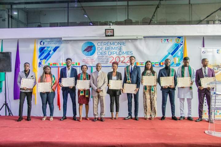 Enseignement Supérieur /Ecole Africaine des Métiers de l’Architecture et de l’Urbanisme (EAMAU) :Des étudiants ivoiriens reçoivent leurs diplômes de fin de formation