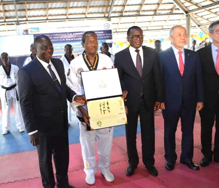 Distinction-Taekwondo : Me Minayaha COULIBALY décroche le 9e DAN