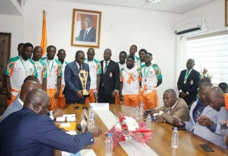 Activités des Fédérations -Compétitions Internationales: Paulin DANHO félicite les médaillés du 3e trimestre