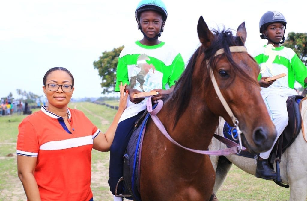 Sports Équestres : Isabelle ANOH invite à la pratique des loisirs équestres