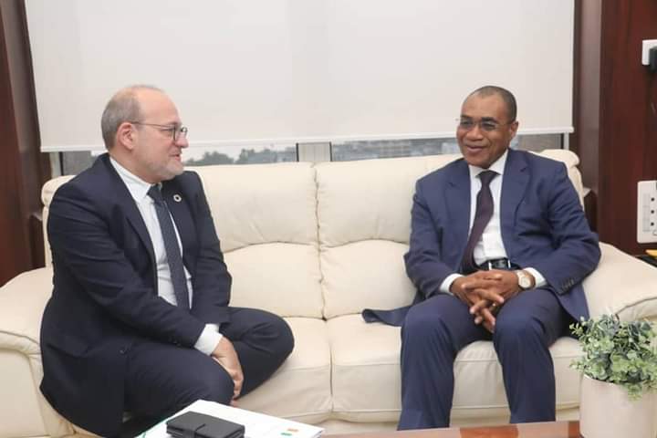 𝐂𝐡𝐨𝐜𝐬 𝐠é𝐨𝐩𝐨𝐥𝐢𝐭𝐢𝐪𝐮𝐞𝐬, 𝐢𝐧𝐟𝐥𝐚𝐭𝐢𝐨𝐧 𝐞𝐭 𝐩𝐞𝐫𝐬𝐩𝐞𝐜𝐭𝐢𝐯𝐞𝐬 𝟐𝟎𝟐𝟑:𝐑é𝐦𝐲 𝐑𝐢𝐨𝐮𝐱 𝐫é𝐢𝐭è𝐫𝐞 𝐚𝐮 𝐦𝐢𝐧𝐢𝐬𝐭𝐫𝐞 𝐀𝐝𝐚𝐦𝐚 𝐂𝐨𝐮𝐥𝐢𝐛𝐚𝐥𝐲 𝐥𝐚 𝐬𝐨𝐥𝐢𝐝𝐚𝐫𝐢𝐭é 𝐝𝐞 𝐥’ 𝐀𝐅𝐃 à 𝐥𝐚 𝐂ô𝐭𝐞 𝐝’𝐈𝐯𝐨𝐢𝐫𝐞