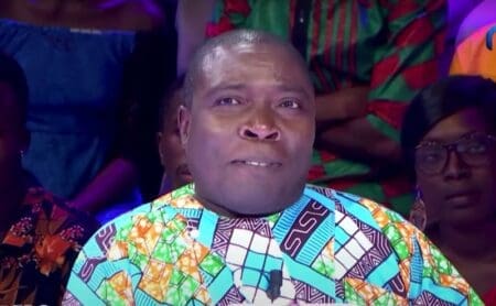 Disparition : Américain a rangé le micro