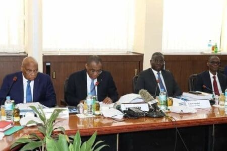 𝐍𝐢𝐚𝐦𝐞𝐲|𝐏𝐫é𝐬𝐢𝐝𝐚𝐧𝐭 𝐥𝐚 𝐝𝐞𝐮𝐱𝐢è𝐦𝐞 𝐬𝐞𝐬𝐬𝐢𝐨𝐧 𝐨𝐫𝐝𝐢𝐧𝐚𝐢𝐫𝐞 𝐝𝐮 𝐂𝐨𝐧𝐬𝐞𝐢𝐥 𝐝𝐞𝐬 𝐌𝐢𝐧𝐢𝐬𝐭𝐫𝐞𝐬 𝐝𝐞 𝐥’𝐔𝐌𝐎𝐀:𝐋𝐞 𝐌𝐢𝐧𝐢𝐬𝐭𝐫𝐞 𝐀𝐝𝐚𝐦𝐚 𝐂𝐨𝐮𝐥𝐢𝐛𝐚𝐥𝐲 𝐞𝐭 𝐬𝐞𝐬 𝐩𝐚𝐢𝐫𝐬 𝐩𝐫𝐞𝐧𝐧𝐞𝐧𝐭 𝐝’𝐢𝐦𝐩𝐨𝐫𝐭𝐚𝐧𝐭𝐞𝐬 𝐝é𝐜𝐢𝐬𝐢𝐨𝐧𝐬