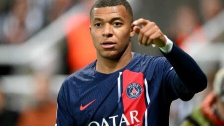 PSG : les médias britanniques » braisent » Kylian Mbappé