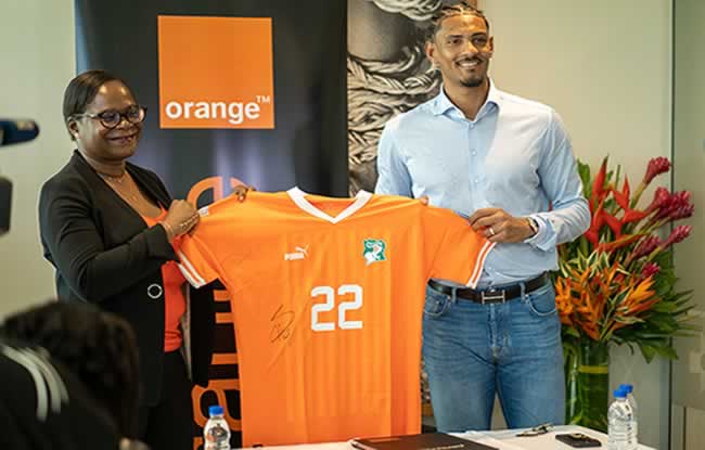 Orange Côte d’Ivoire et Sébastien Haller signent un accord de partenariat