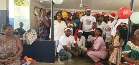 Noël autrement avec le Dr Loua Félix -Bassam : le père Noël descend dans les centres de santé