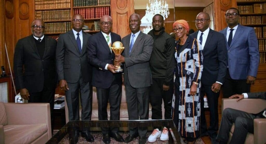 CARAVANE DE PRÉSENTATION DU TROPHÉE DE LA CAN 2023: La coupe présentée à l’ambassade de Côte-d’Ivoire en France