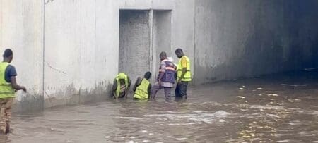 𝐂𝐎𝐌𝐌𝐔𝐍𝐈𝐐𝐔É