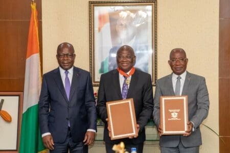 Fin de mission en Côte d’Ivoire/ Docteur Jean Marie Vianny YAMEOGO, Ex-Représentant de l’OMS décoré par le ministre des Affaires Etrangères