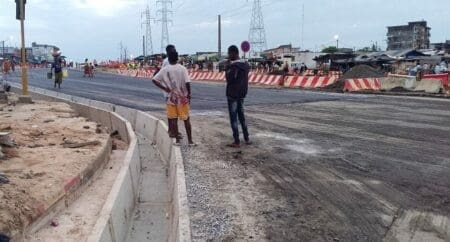 Côte d’Ivoire : Les travaux d’élargissement sur le tronçon qui part du lycée professionnel à la gare sable de Yopougon avancent bien