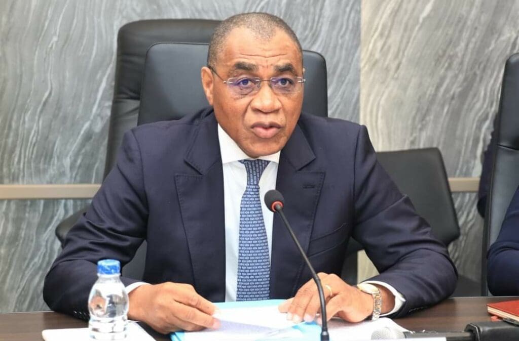 𝐋𝐞 𝐦𝐢𝐧𝐢𝐬𝐭𝐫𝐞 𝐀𝐝𝐚𝐦𝐚 𝐂𝐨𝐮𝐥𝐢𝐛𝐚𝐥𝐲 𝐫𝐚𝐬𝐬𝐮𝐫𝐞 𝐬𝐮𝐫 𝐥𝐞 𝐝𝐲𝐧𝐚𝐦𝐢𝐬𝐦𝐞 𝐝𝐞 𝐥’é𝐜𝐨𝐧𝐨𝐦𝐢𝐞 𝐢𝐯𝐨𝐢𝐫𝐢𝐞𝐧𝐧𝐞:« 𝐒𝐮𝐫 𝐥𝐚 𝐩é𝐫𝐢𝐨𝐝𝐞 𝟐𝟎𝟐𝟓-𝟐𝟎𝟐𝟗, 𝐥𝐞𝐬 𝐩𝐞𝐫𝐬𝐩𝐞𝐜𝐭𝐢𝐯𝐞𝐬 é𝐜𝐨𝐧𝐨𝐦𝐢𝐪𝐮𝐞𝐬 𝐝𝐞𝐦𝐞𝐮𝐫𝐞𝐧𝐭 𝐩𝐫𝐨𝐦𝐞𝐭𝐭𝐞𝐮𝐬𝐞𝐬, 𝐚𝐯𝐞𝐜 𝐮𝐧 𝐭𝐚𝐮𝐱 𝐝𝐞 𝐜𝐫𝐨𝐢𝐬𝐬𝐚𝐧𝐜𝐞 𝐚𝐭𝐭𝐞𝐧𝐝𝐮 à 𝟔,𝟖% 𝐞𝐧 𝐦𝐨𝐲𝐞𝐧𝐧𝐞 »