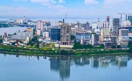 Côte d’Ivoire : Fitch maintient sa note à BB- malgré les incertitudes électorales
