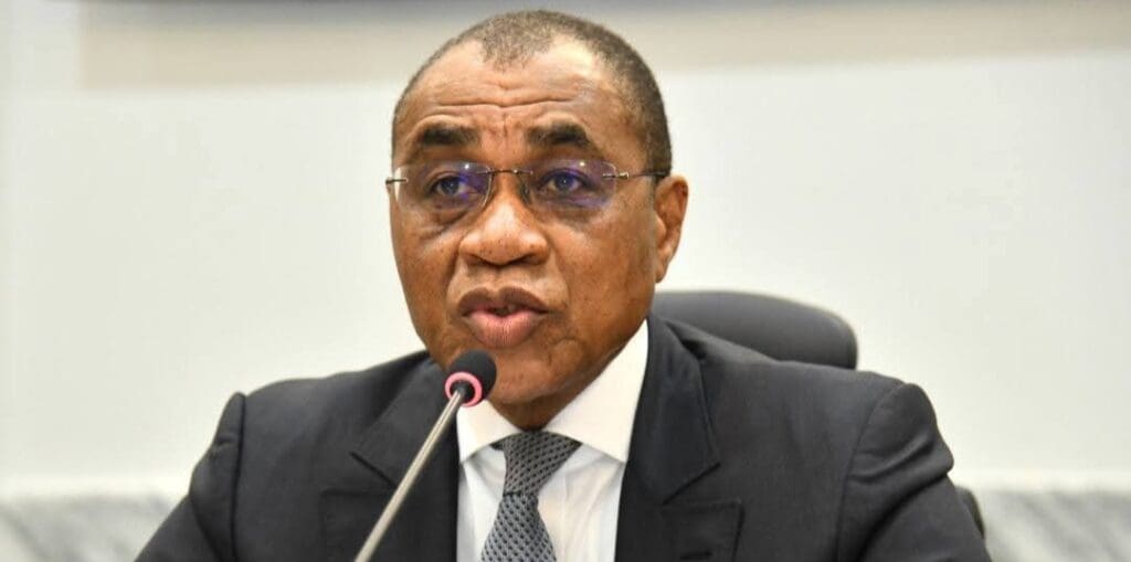 𝐑𝐞𝐬𝐭𝐢𝐭𝐮𝐭𝐢𝐨𝐧 𝐝𝐞𝐬 𝐩𝐫𝐞𝐦𝐢è𝐫𝐞𝐬 𝐜𝐨𝐧𝐜𝐥𝐮𝐬𝐢𝐨𝐧𝐬 𝐝𝐞 𝐥𝐚 𝐑𝐞𝐯𝐮𝐞 𝐠é𝐧é𝐫𝐚𝐥𝐞 𝐞𝐭 𝐜𝐨𝐧𝐣𝐨𝐢𝐧𝐭𝐞 𝐝𝐮 𝐂𝟐𝐃:𝐋𝐞 𝐦𝐢𝐧𝐢𝐬𝐭𝐫𝐞 𝐀𝐝𝐚𝐦𝐚 𝐂𝐨𝐮𝐥𝐢𝐛𝐚𝐥𝐲 𝐬𝐞 𝐟é𝐥𝐢𝐜𝐢𝐭𝐞 𝐝𝐞𝐬 𝐚𝐯𝐚𝐧𝐜é𝐞𝐬