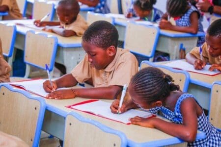 Côte d’Ivoire : le taux de réussite au CEPE 2025 atteint 86,58 %, en hausse de 3,12 %