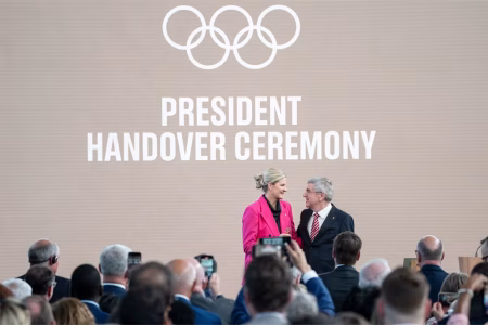 Une page d’histoire olympique au CIO : Thomas Bach passe le relais de la présidence à Kirsty Coventry