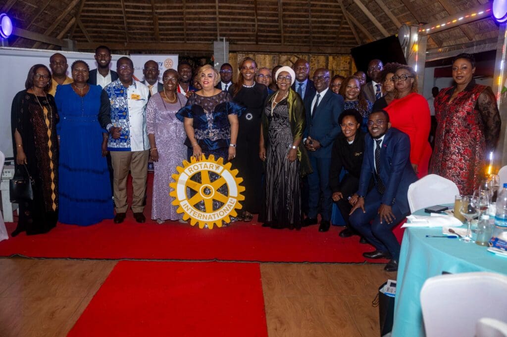 Côte d’Ivoire / Rotary club Abidjan Massina: Henri Danon passe le collier à Marieme Ramatoulaye Gueye