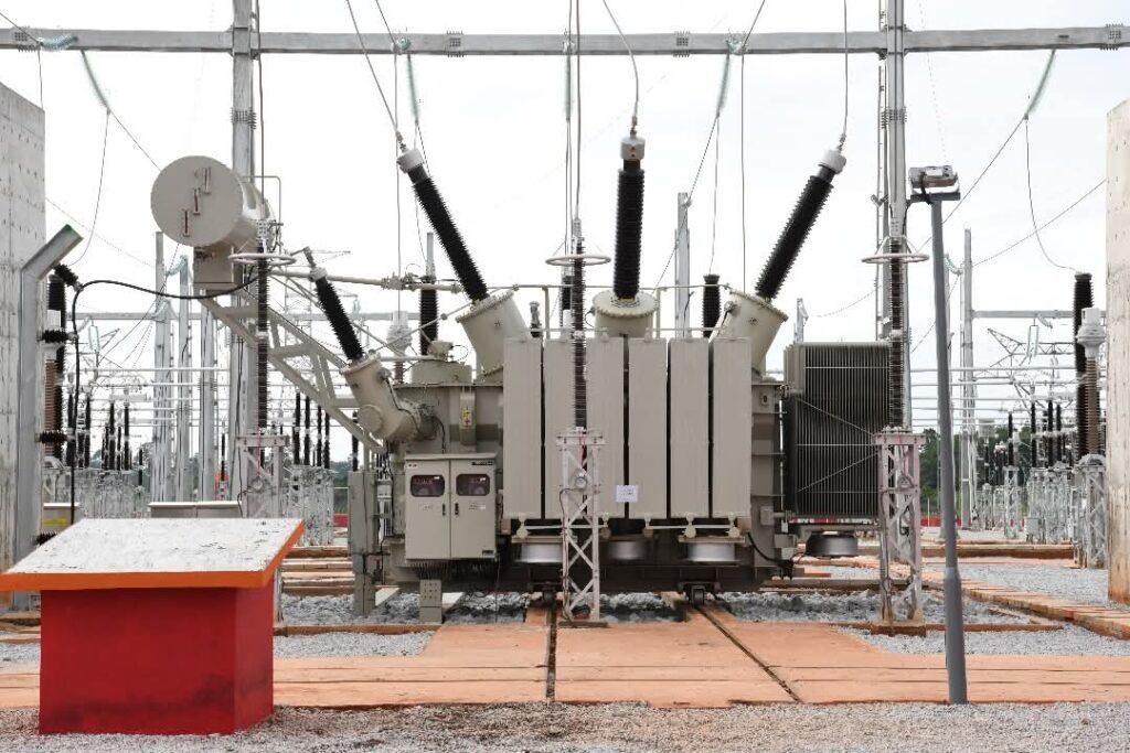 CÔTE D’IVOIRE SOUS TENSION : QUAND LA CROISSANCE ÉLECTRIQUE DÉPASSE LES CAPACITÉS DU RÉSEAU